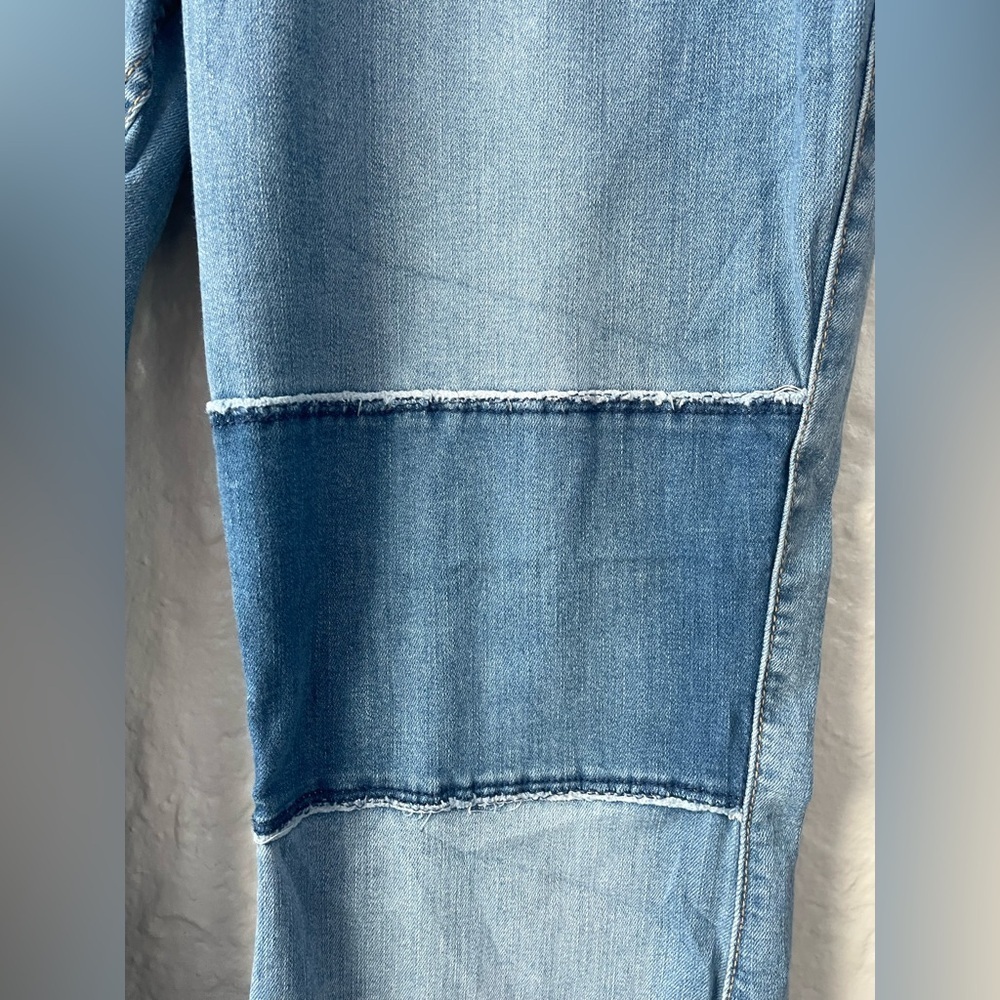 Hollister Patchwork High Rise Flare Raw Hem Soft Stretch Denim Jeans; 19 34/31 - Picture 2 of 6